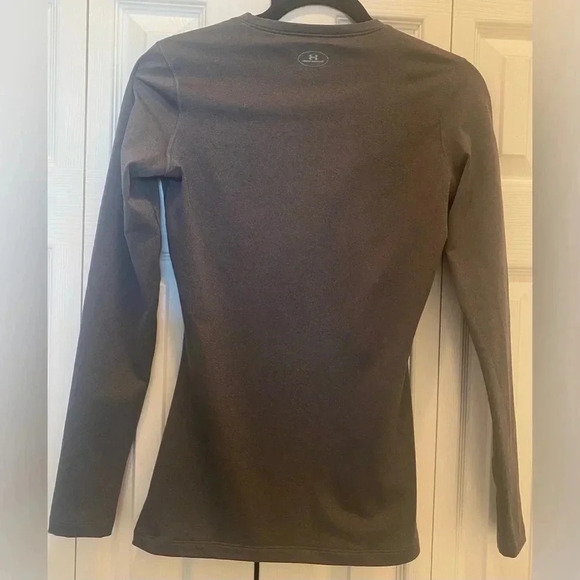 Under Armour Coldgear Women’s Athletic Crewneck Long Sleeve Top Grey EUC Size:SM - Picture 5 of 11